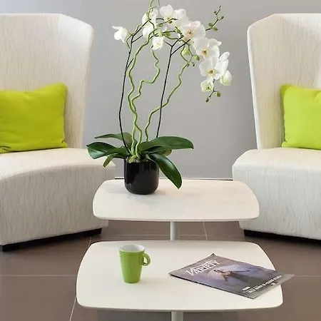 Ibis Styles Antibes Les Pins Juan-les-Pins