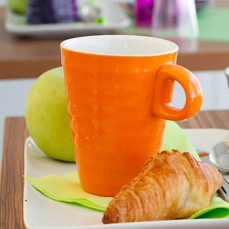 Отель Ibis Styles Antibes Les Pins 3*