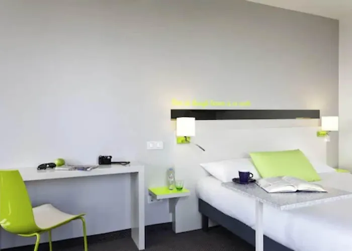 Hotel Ibis Styles Antibes Les Pins 3*